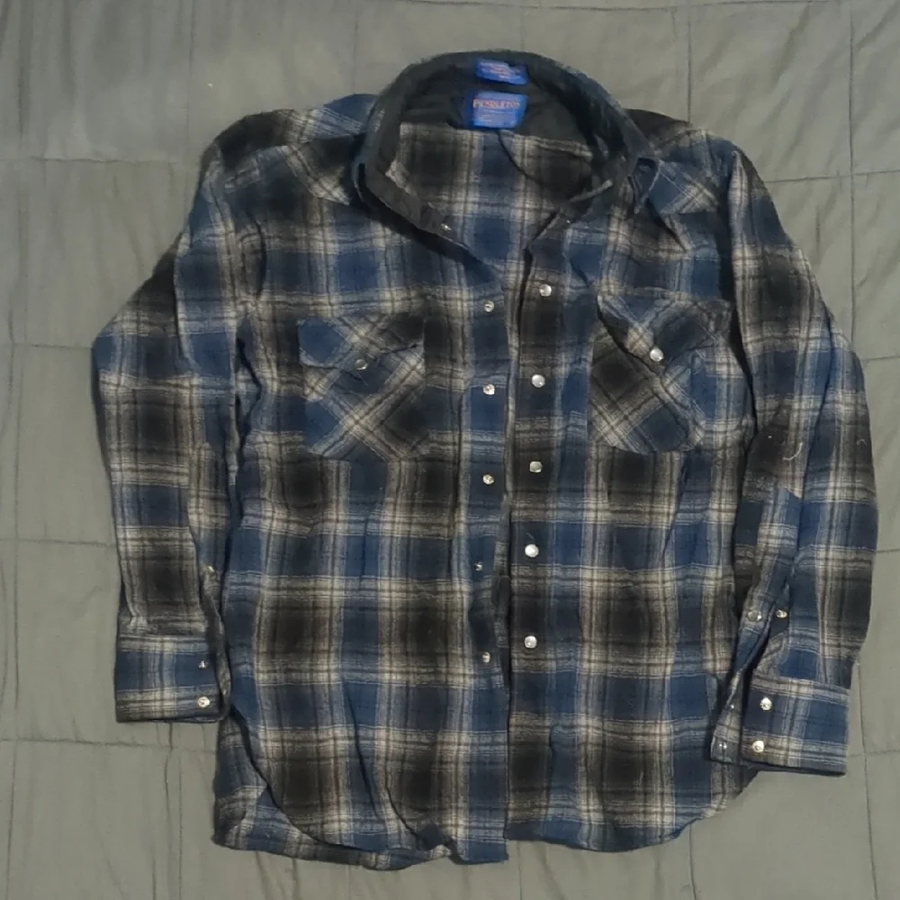 Pendleton Wool Blue and Black Casual Button Down Shirt with Plaid Design - Picture 3 of 6